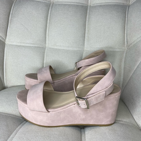 Tan color SODA brand sandals size 8 1/2 - Picture 3 of 4